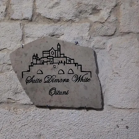Dimora White *